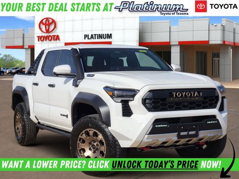 Used 2025 Toyota Tacoma Trailhunter image 1