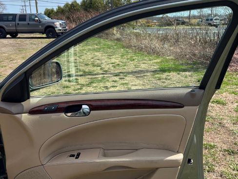 Used 2006 Buick Lucerne CXL w/ Luxury Package image 25