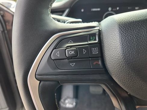 Used 2024 Jeep Grand Cherokee L Laredo AWD/4WD image 29