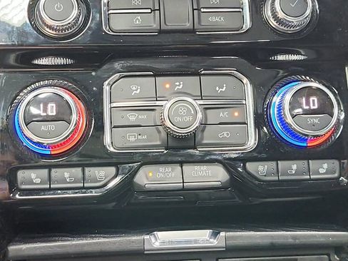 Used 2021 GMC Yukon Denali AWD/4WD image 18