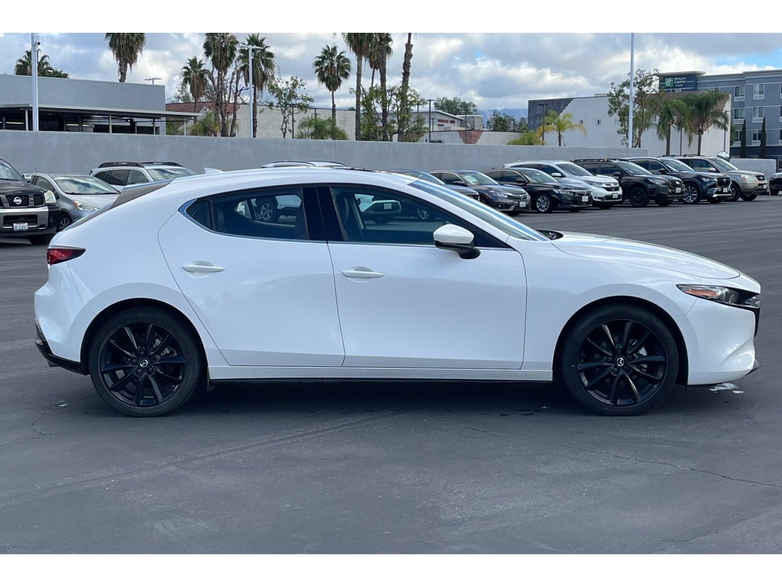 Used 2025 MAZDA MAZDA3 2.5 S Hatchback w/ Premium Pkg FWD image 8