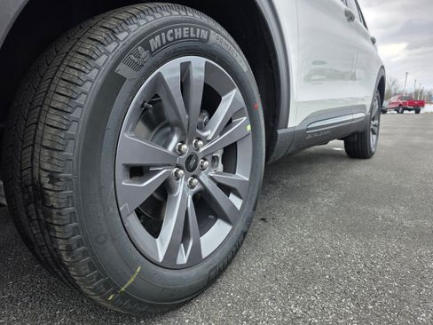 New 2026 Ford Explorer Active w/ Active Comfort Package image 22