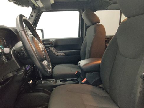 Used 2018 Jeep Wrangler Unlimited Sport S AWD/4WD image 17
