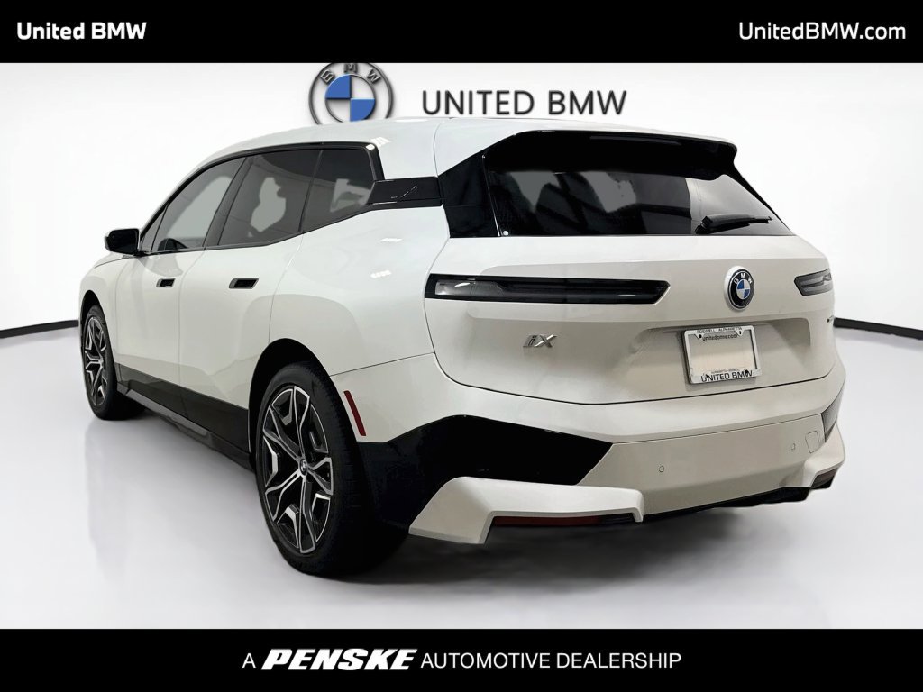 Used 2025 BMW iX xDrive50 AWD/4WD image 7