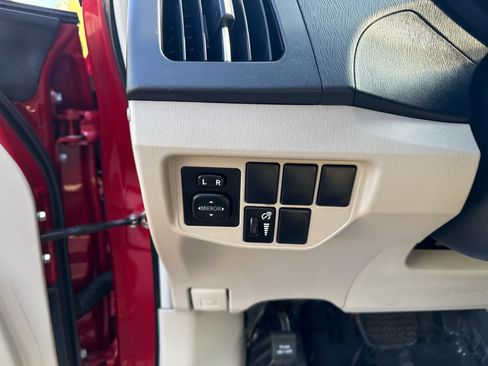 Used 2015 Toyota Prius Three FWD image 17