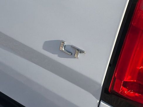 Used 2022 Chevrolet Colorado LT w/ Fleet Safety Package image 9