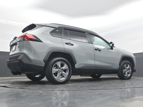 Used 2022 Toyota RAV4 XLE AWD/4WD image 28