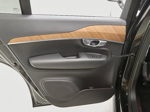 Used 2023 Volvo XC90 B6 Plus w/ Protection Package Premier image 18