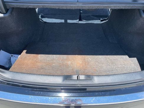 Used 2017 Chrysler 300 Limited RWD image 8