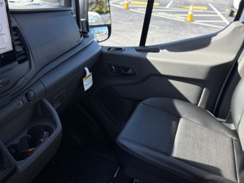New 2026 Ford Transit 250 148 Medium Roof w/ Load Area Protection Package RWD image 16