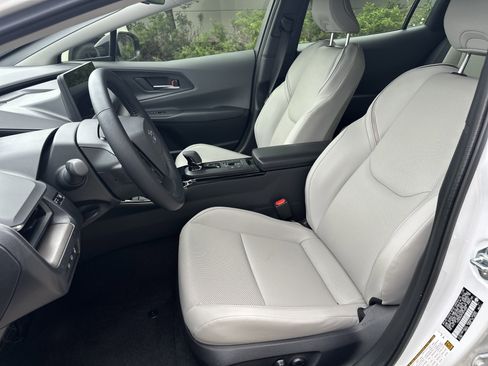Used 2026 Toyota Prius XLE FWD image 15