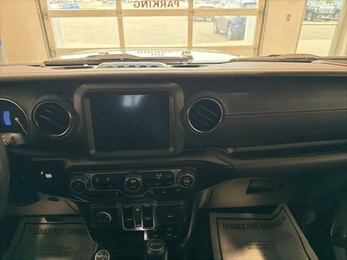 Used 2021 Jeep Wrangler Unlimited Sahara AWD/4WD image 24