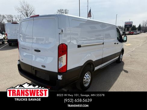 Used 2023 Ford Transit 250 Low Roof AWD image 12