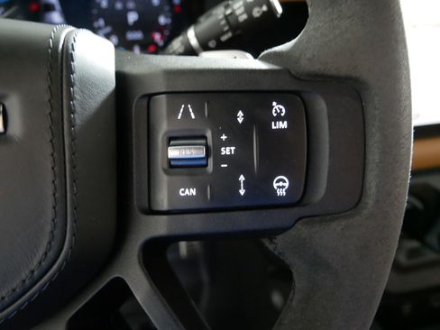 Used 2023 Land Rover Defender 110 V8 AWD/4WD image 28