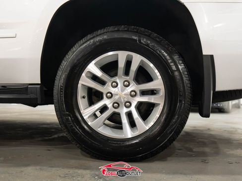 Used 2018 Chevrolet Tahoe LT w/ Luxury Package image 12