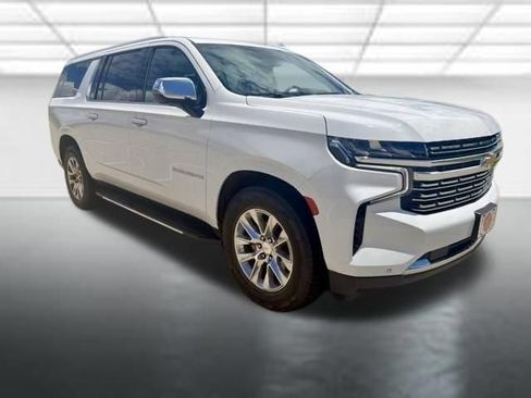 Used 2022 Chevrolet Suburban Premier RWD image 1