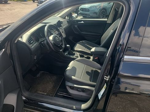 Used 2018 Volkswagen Tiguan SE w/ Panoramic Sunroof Package AWD/4WD image 13