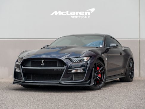 Used 2022 Ford Mustang Shelby GT500 w/ Technology Package RWD image 2