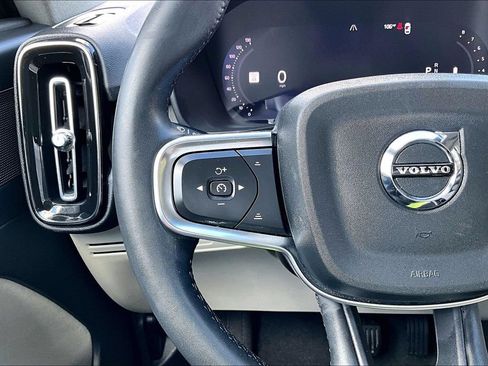 Used 2024 Volvo XC40 B5 Plus w/ Protection Package Premier AWD/4WD image 25