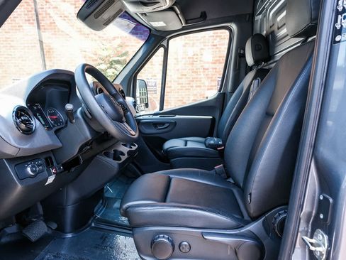 Used 2023 Mercedes-Benz Sprinter 4500 image 15