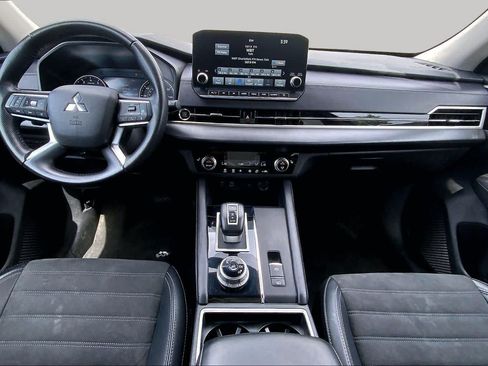 Used 2024 Mitsubishi Outlander SE FWD image 16