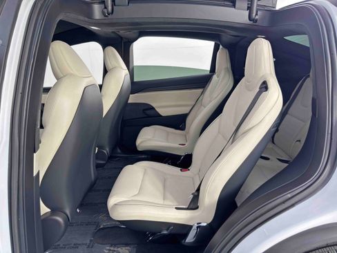 Used 2022 Tesla Model X Plaid image 46