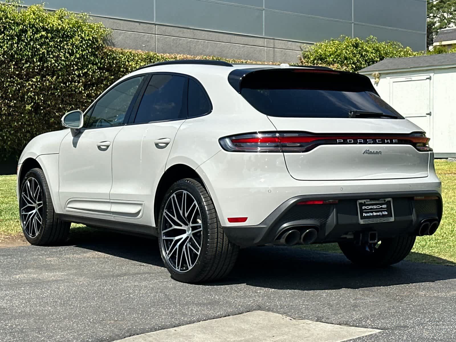 Used 2026 Porsche Macan AWD/4WD image 3