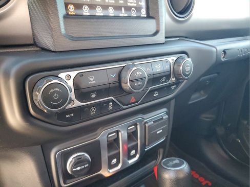 Used 2023 Jeep Wrangler Sport AWD/4WD image 17
