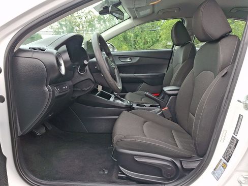 Used 2021 Kia Forte LXS FWD image 13