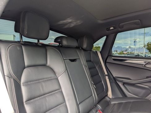 Used 2022 Porsche Macan S AWD/4WD image 28