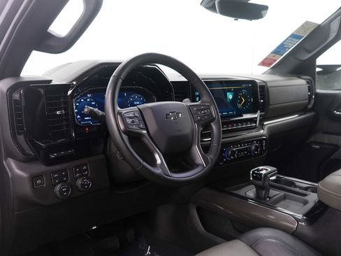 Used 2024 Chevrolet Silverado 1500 ZR2 w/ Technology Package image 18