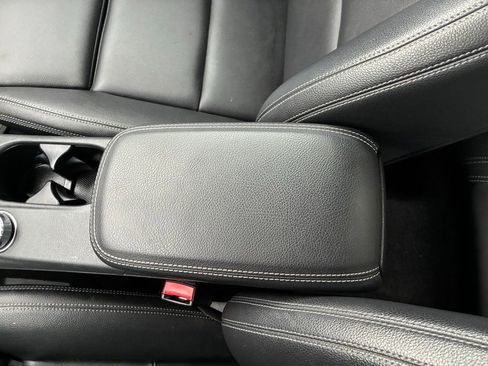 Used 2018 Mercedes-Benz CLA 250 4MATIC image 32