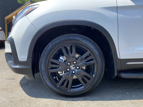 Used 2021 Honda Pilot Touring image 12