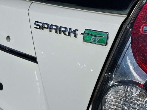 Used 2015 Chevrolet Spark LT FWD image 12