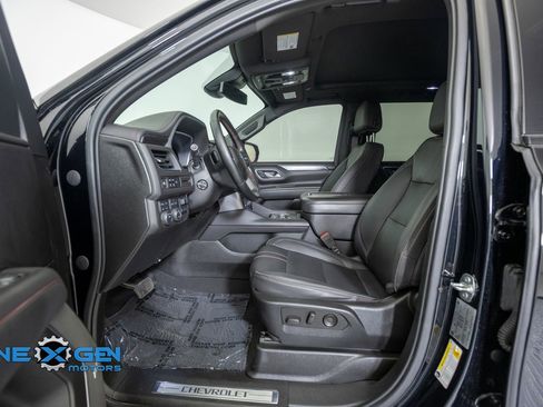Used 2023 Chevrolet Suburban RST w/ Luxury Package AWD/4WD image 11