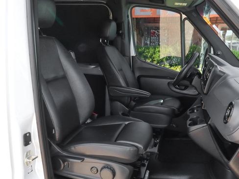 Used 2020 Mercedes-Benz Sprinter 3500 image 41