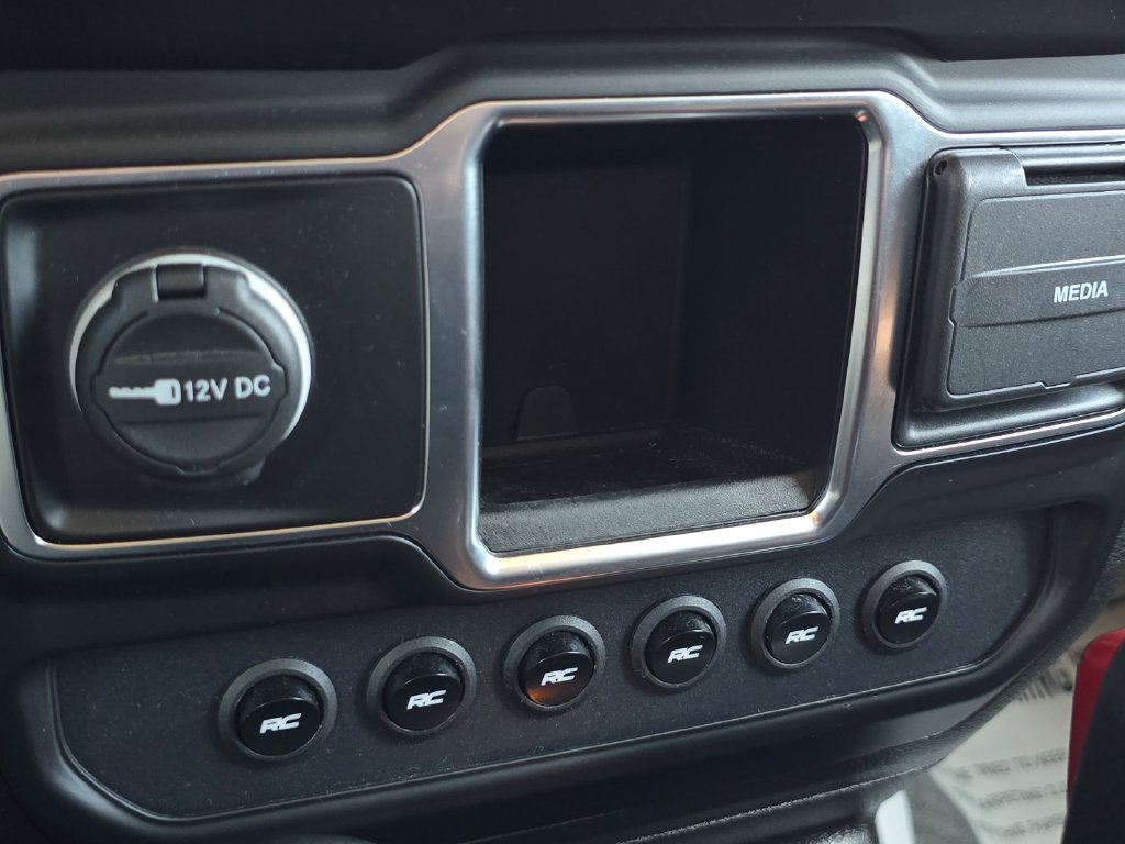 Used 2022 Jeep Gladiator Sport AWD/4WD image 16