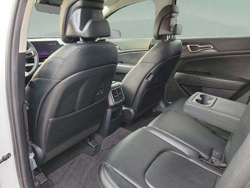 Used 2025 Kia Sportage EX FWD image 17