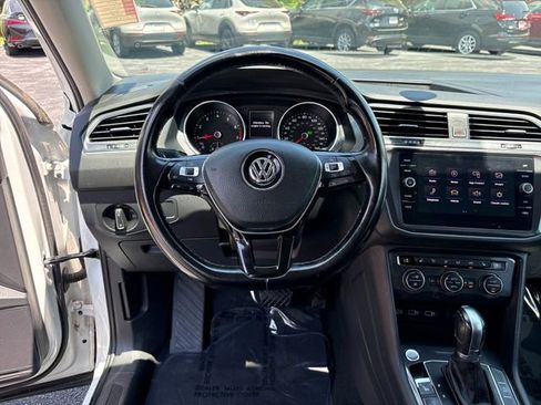 Used 2018 Volkswagen Tiguan SE AWD/4WD image 15