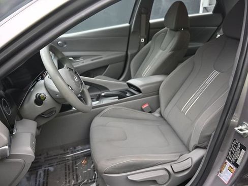 Used 2024 Hyundai Elantra SEL FWD image 13