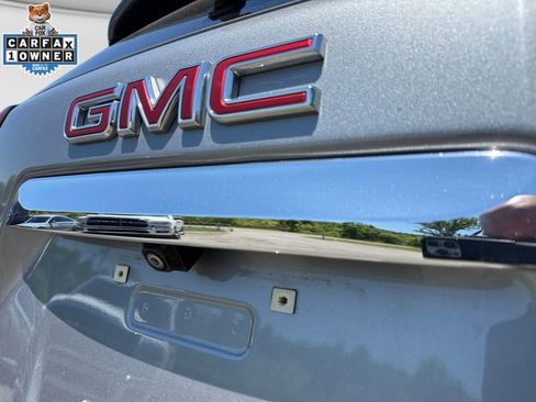 Used 2024 GMC Terrain SLT AWD/4WD image 17