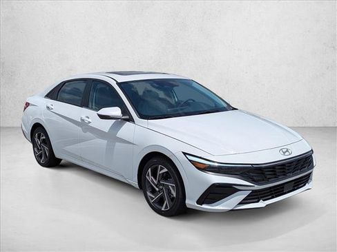 New 2026 Hyundai Elantra Limited FWD image 3