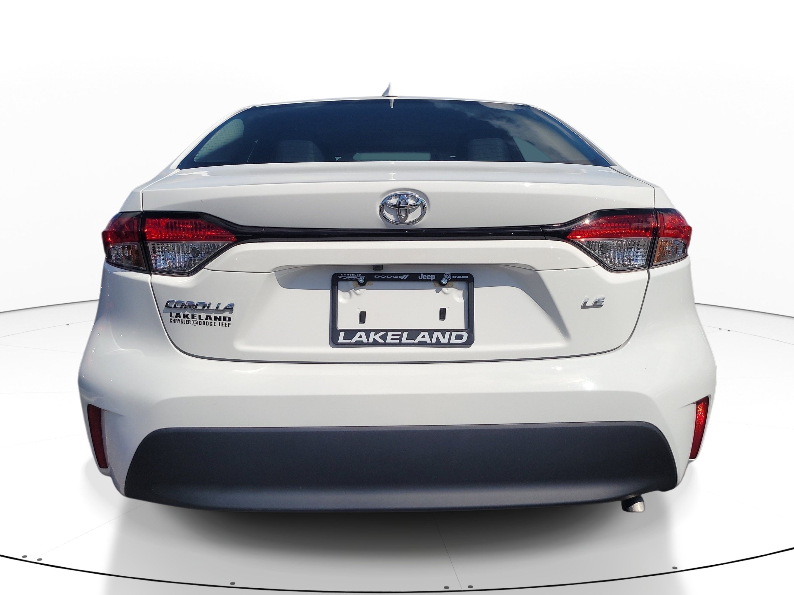 Used 2025 Toyota Corolla LE FWD image 5