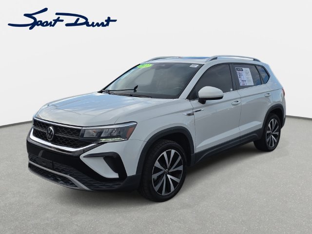 Used 2022 Volkswagen Taos SE FWD image 1