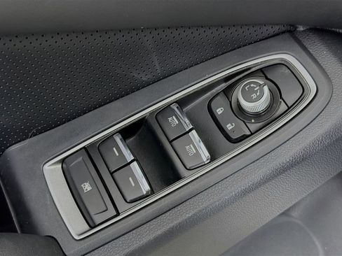 Used 2023 Subaru Ascent Limited image 21