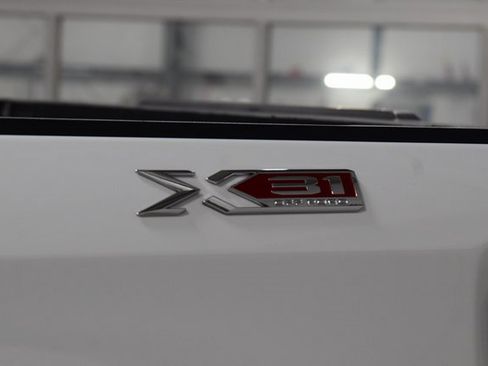 Used 2023 GMC Sierra 1500 SLT w/ SLT Premium Package image 27