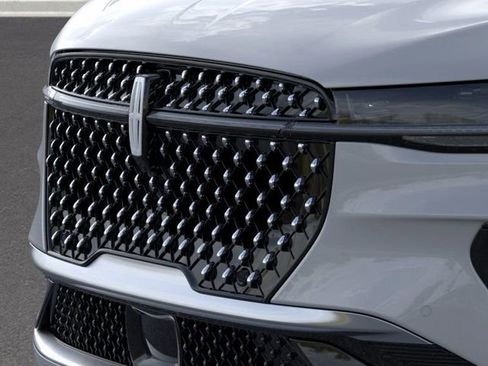 New 2026 Lincoln Nautilus Reserve image 18