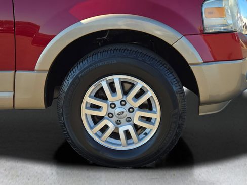 Used 2014 Ford Expedition XLT w/ Equipment Group 202A image 3