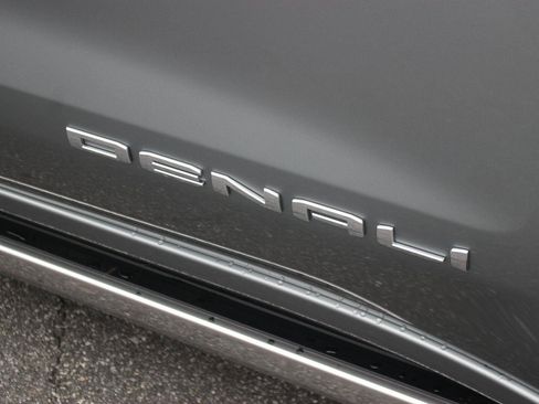 Used 2026 GMC Sierra 1500 Denali AWD/4WD image 11