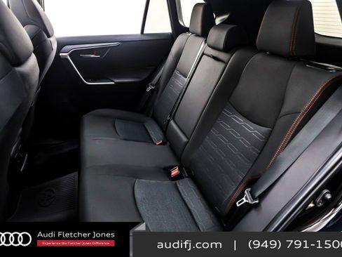 Used 2025 Toyota RAV4 SE image 8